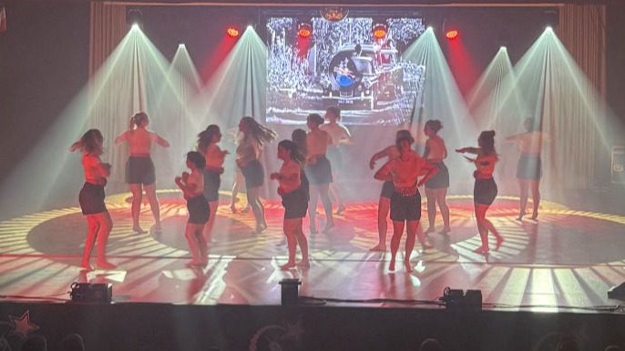 Sonorisation éclairage gala de danse